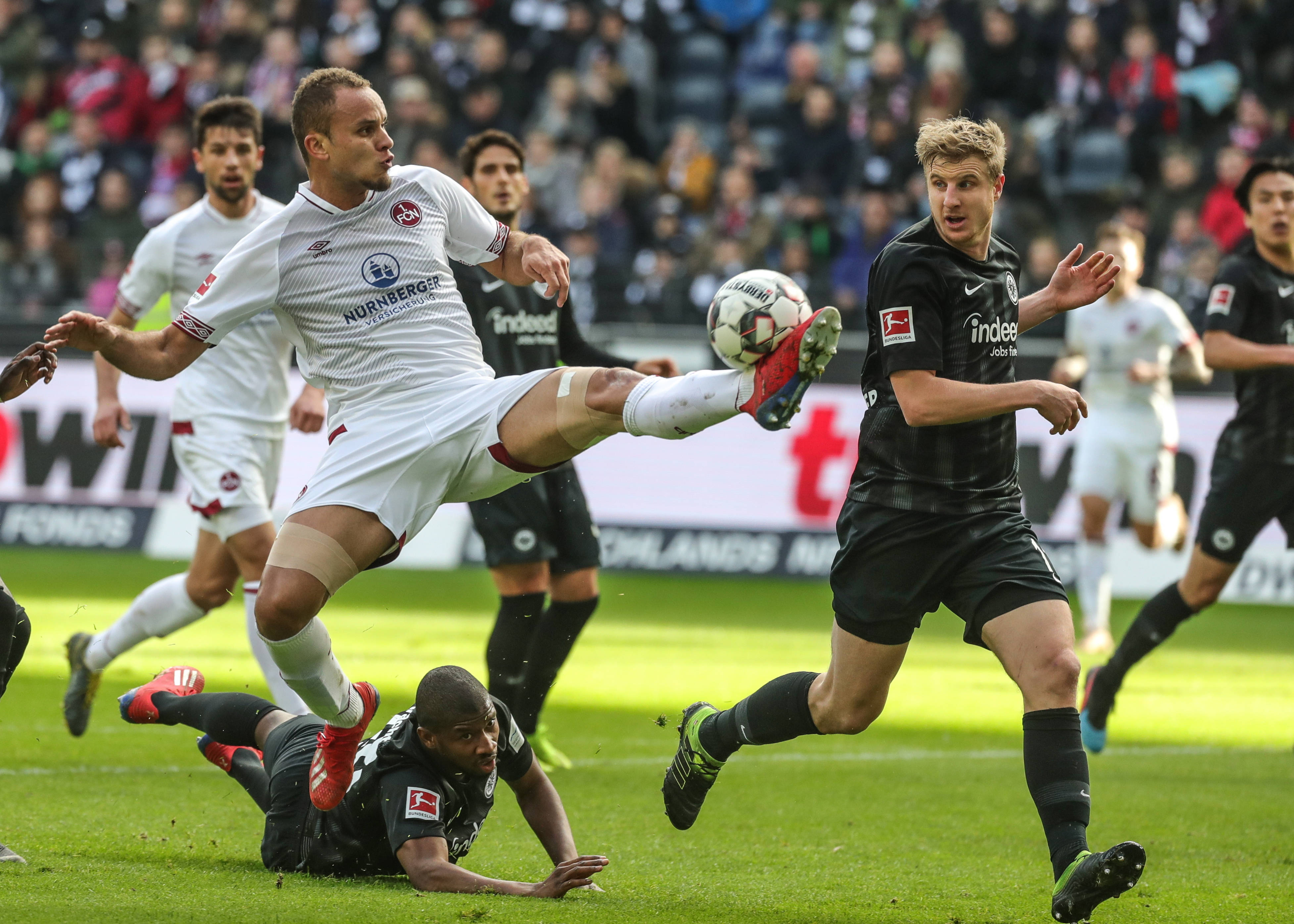 在某季后赛 在某季后赛